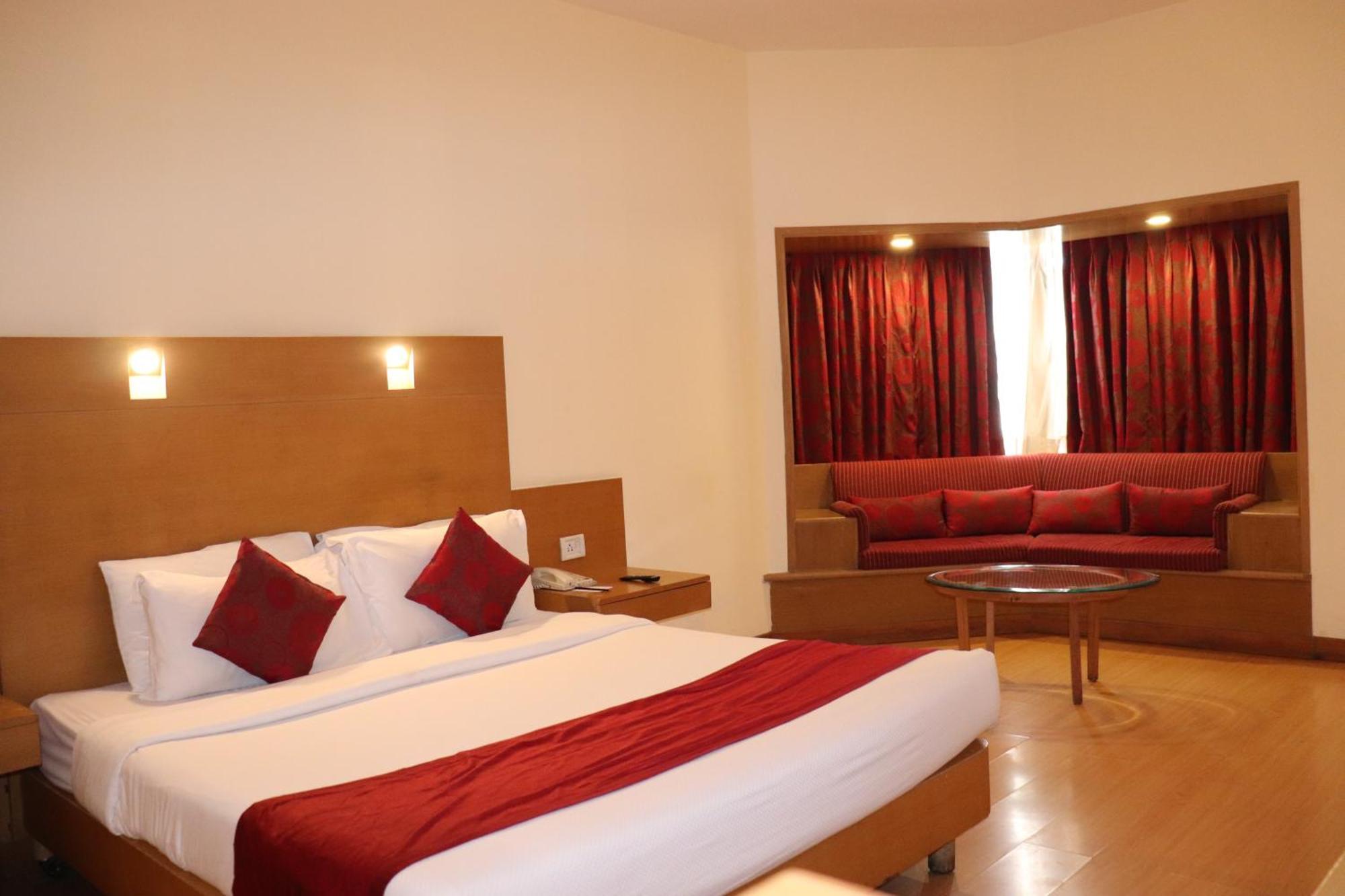 Hotel Vits Aurangabad Esterno foto