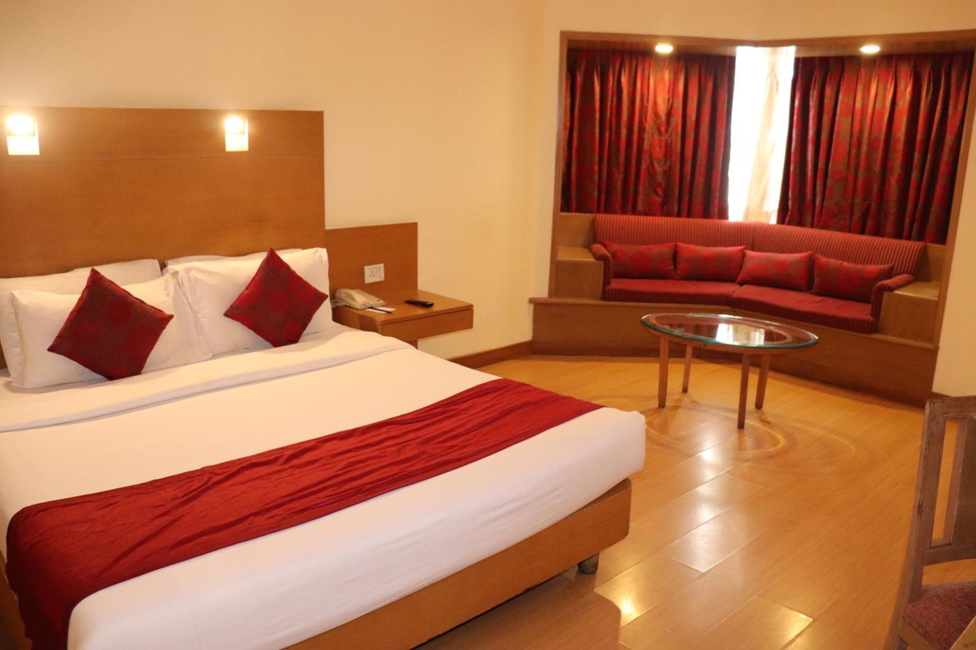 Hotel Vits Aurangabad Esterno foto