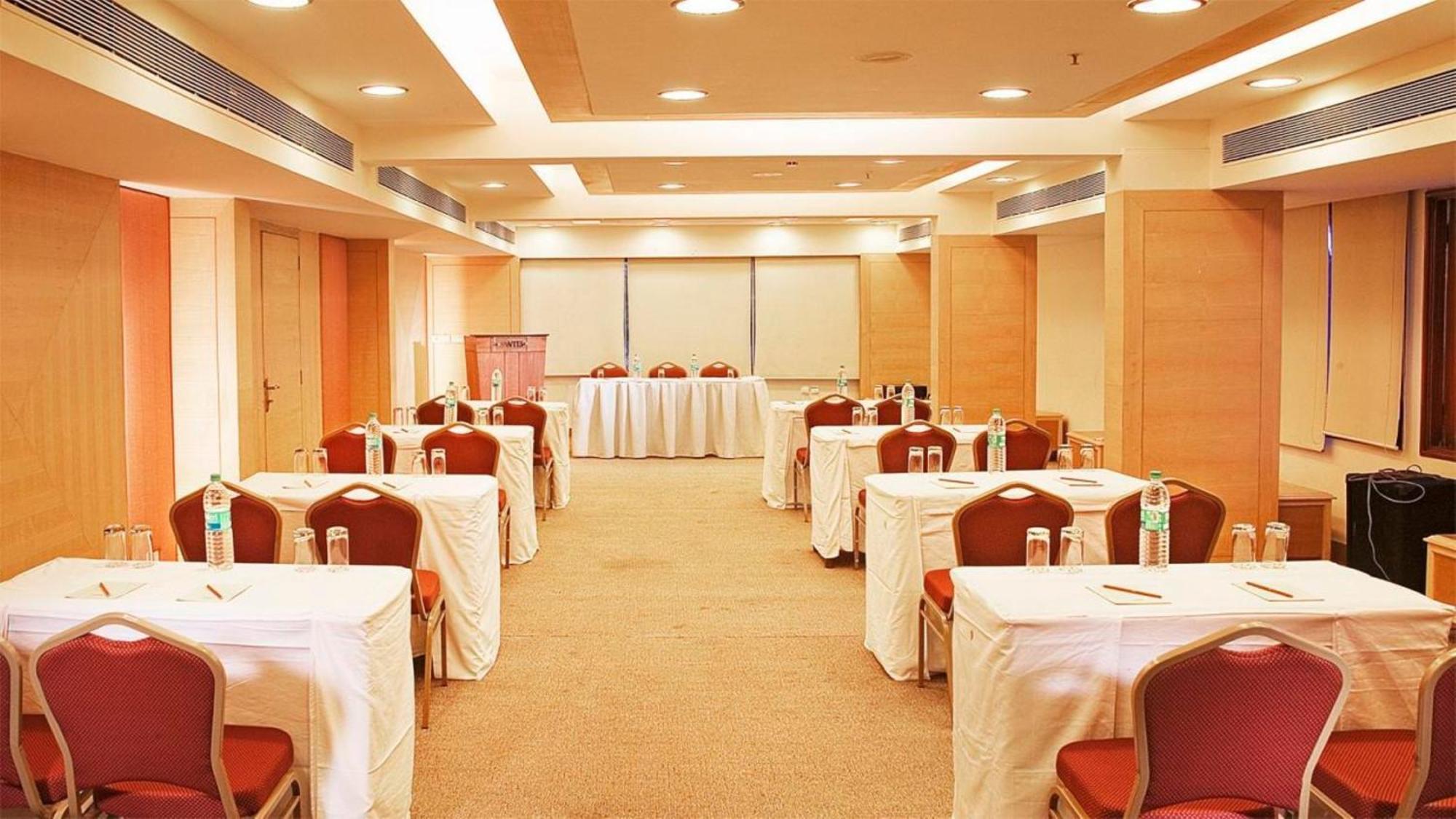 Hotel Vits Aurangabad Esterno foto