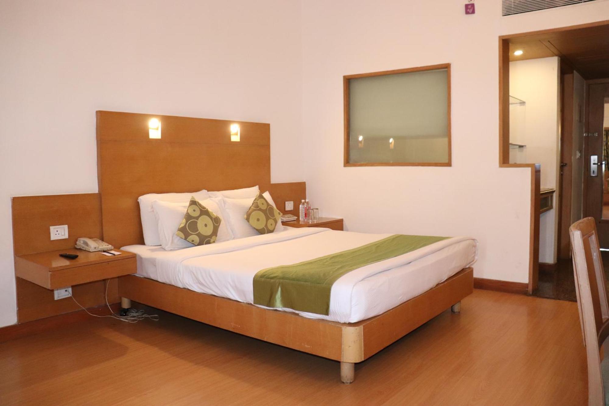 Hotel Vits Aurangabad Esterno foto