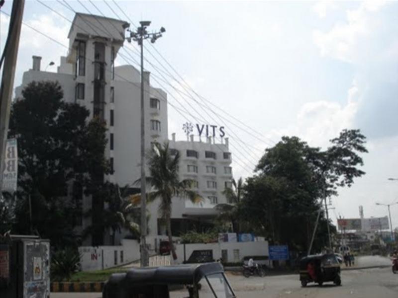 Hotel Vits Aurangabad Esterno foto