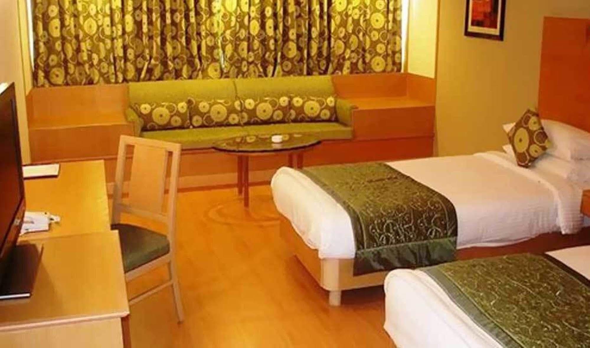 Hotel Vits Aurangabad Esterno foto