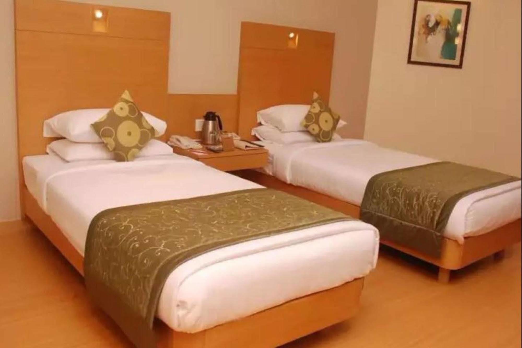 Hotel Vits Aurangabad Esterno foto
