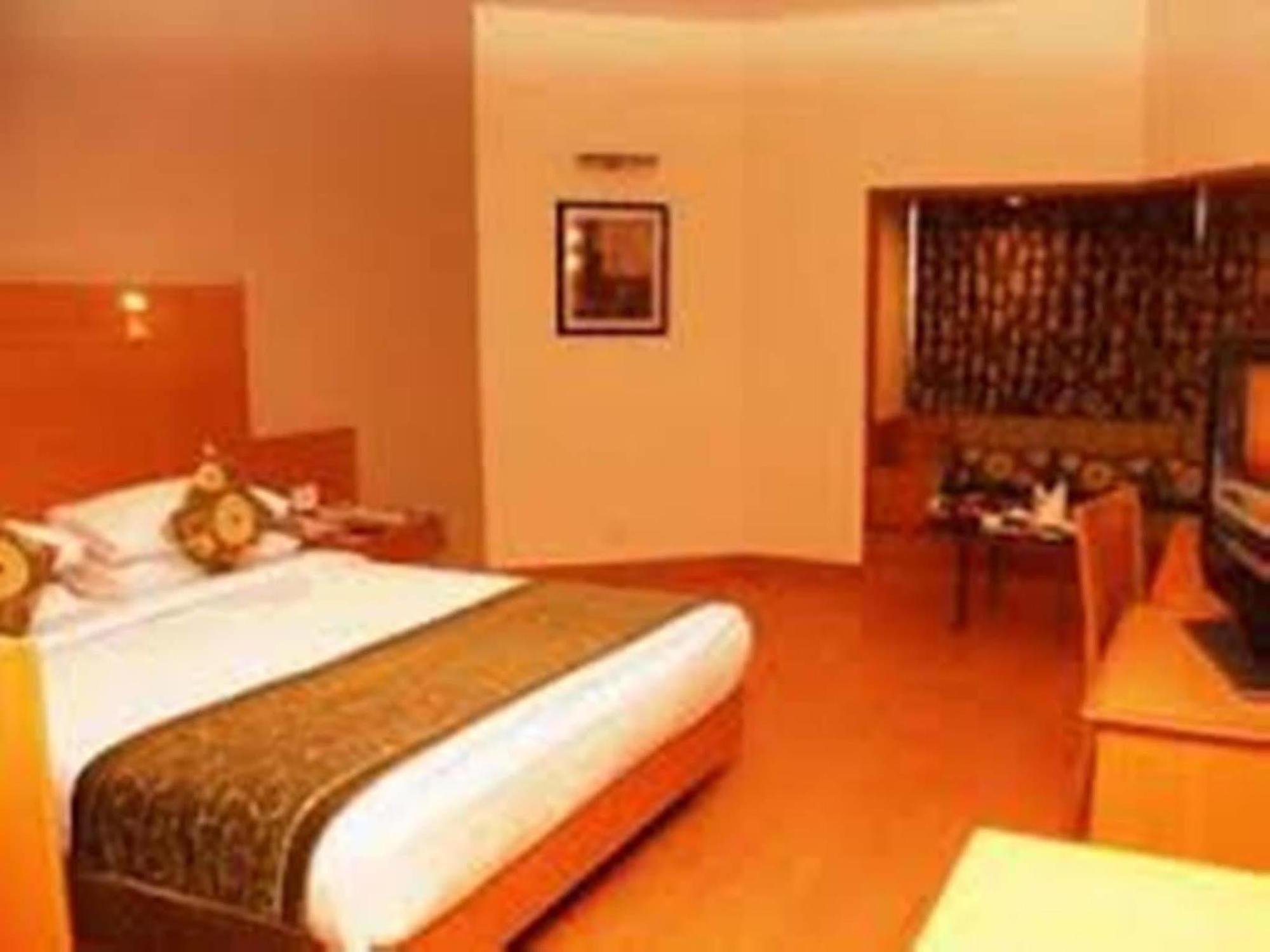 Hotel Vits Aurangabad Esterno foto