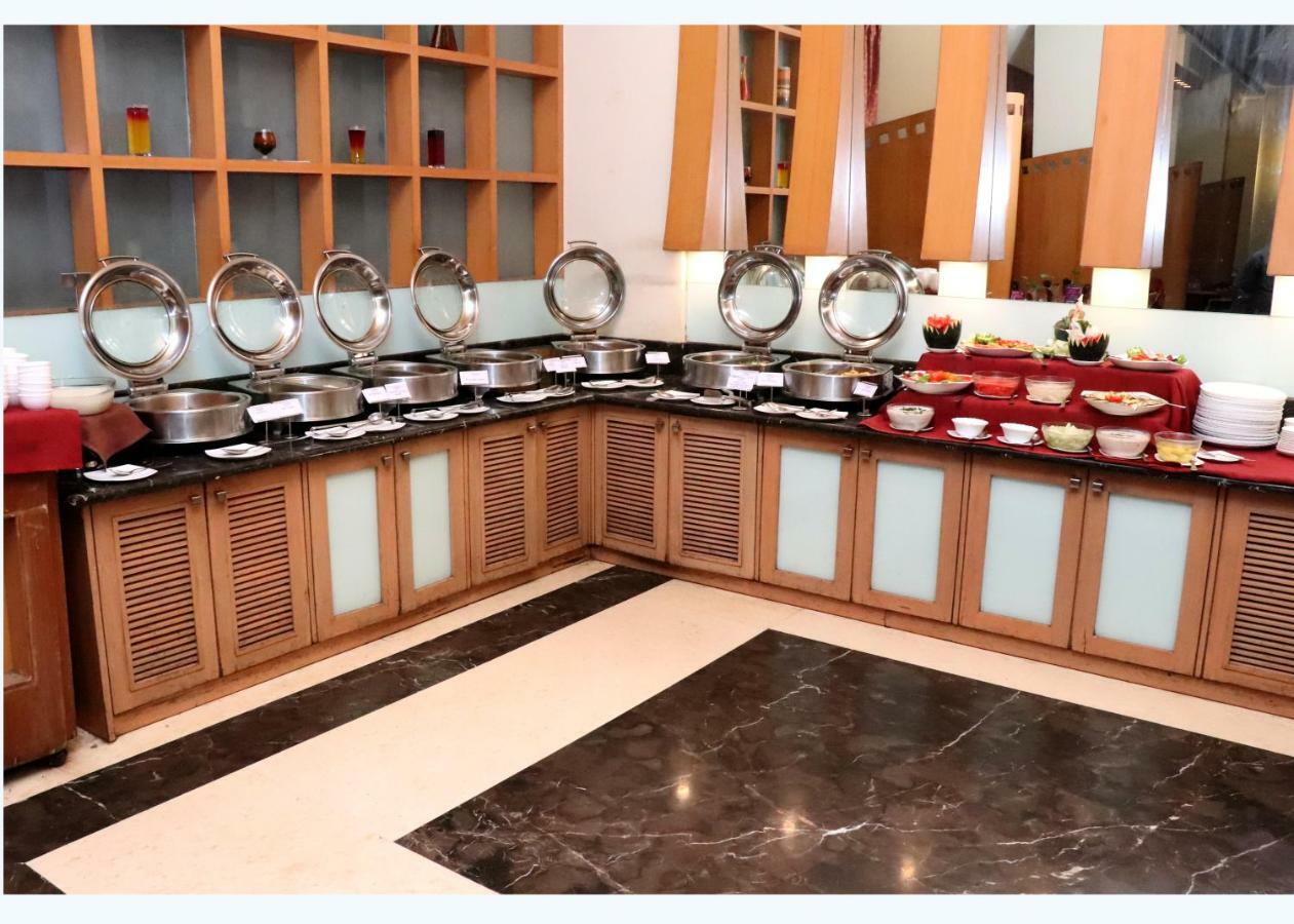 Hotel Vits Aurangabad Esterno foto